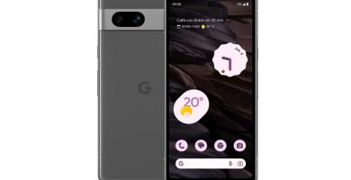 Google Pixel 7a en color gris.