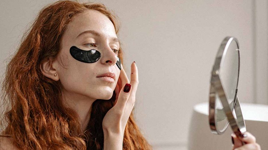 Comparativa entre los mejores parches y cremas antiojeras con ácido hialurónico