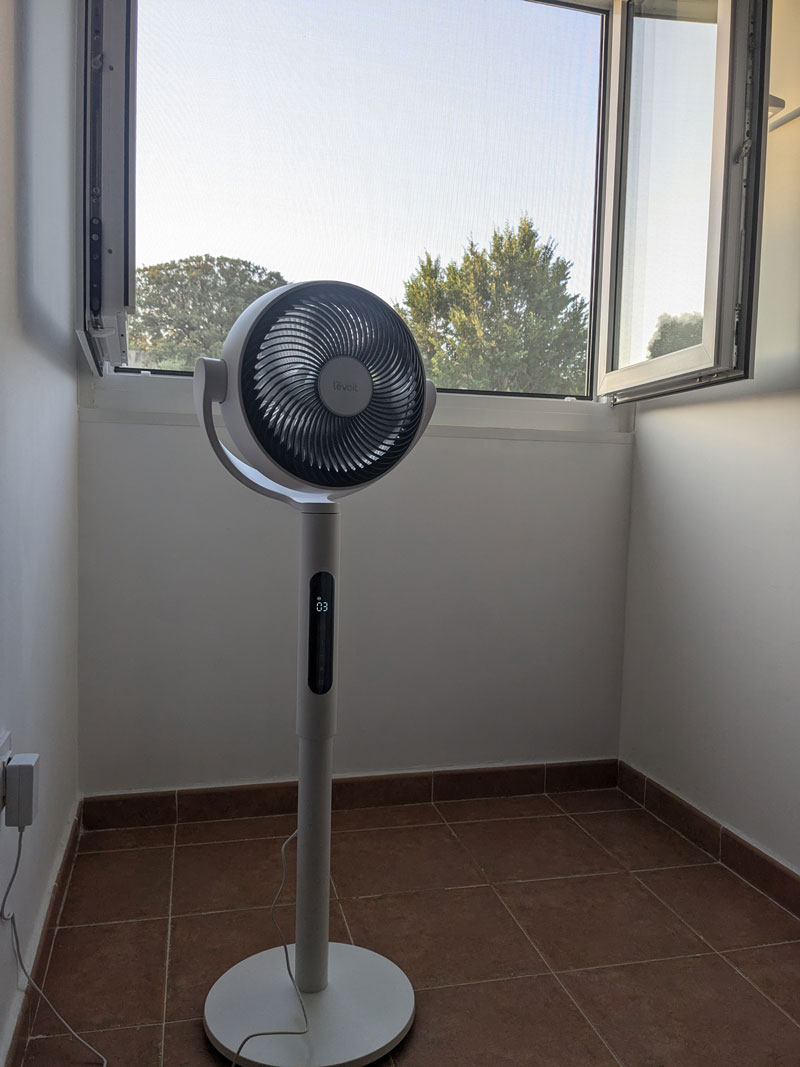 Ventilador de pie Levoit.
