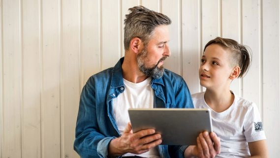 Estos son los mejores regalos para padres amantes de la tecnología