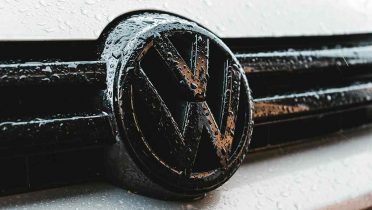 Volkswagen comercializará modelos que se aparcan sin conductor