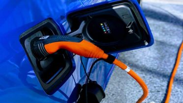 Iberdrola ya vende coches eléctricos incluyendo la instalación del punto de recarga