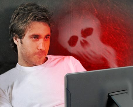 Malware y troyanos por Internet.