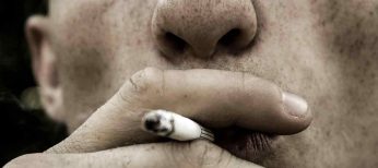 Fumar o "echar humo", diferencias según los distintos países