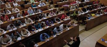 Estudiar en una universidad pública cuesta 850 euros y 7.300 si es privada