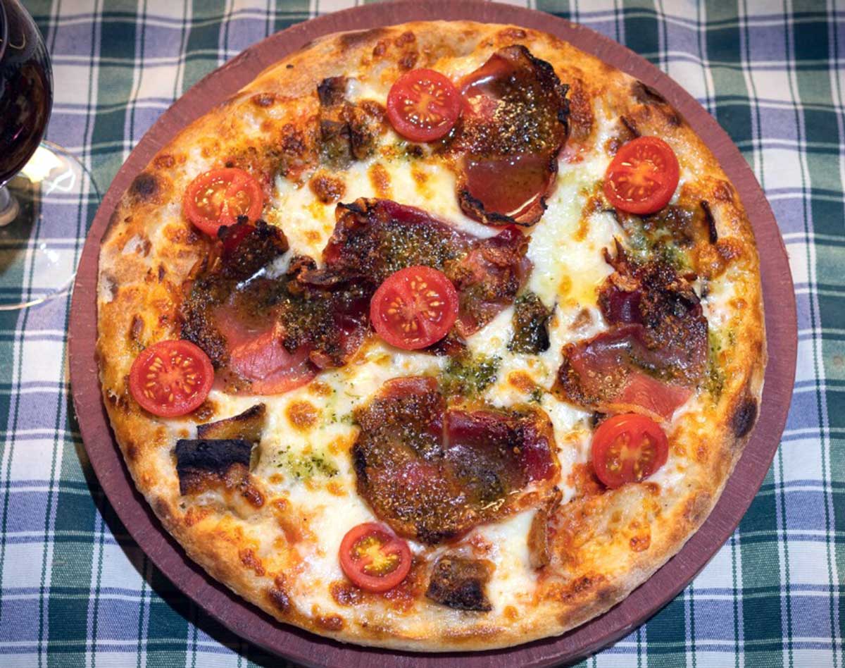 Pizza de Cecina en Vesuvio
