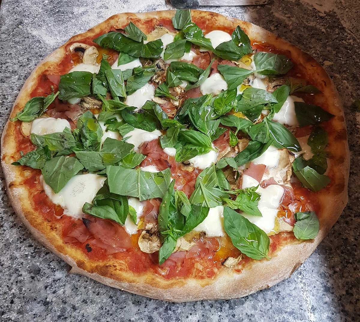 Pizza Vita Bella con lechuga
