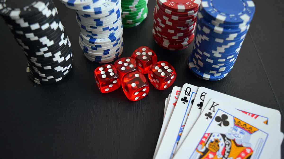 El juego se muere, Internet y tabaco acaban con bingos y casinos
