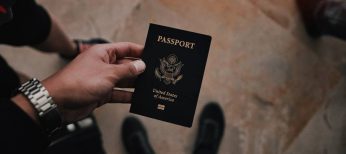 En Internet se pueden comprar pasaportes falsos de 139 países entre 600 y 900 euros