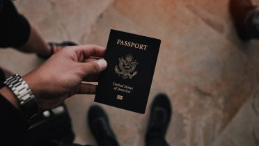 En Internet se pueden comprar pasaportes falsos de 139 países entre 600 y 900 euros