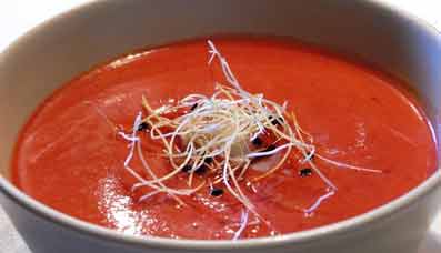 Los científicos recomiendan que el gazpacho se prepare inmediatamente antes de su consumo.