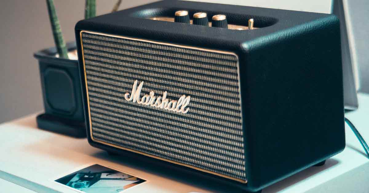 Escuchar la radio mientras se trabaja, un hábito del 70% de los españoles