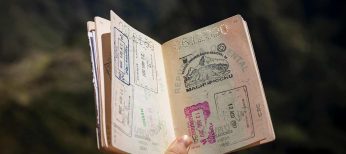 Consulta Legal: ¿Qué me pasaría si compro un DNI o un pasaporte falso para aportarlo como documento?