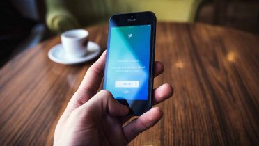Twitter guarda sin permiso la agenda de contactos de los móviles