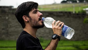 En verano hay que beber 3 litros de agua al día