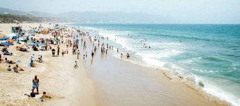 Con los vecinos de toalla en la playa hay que dejar una distancia de más de un metro