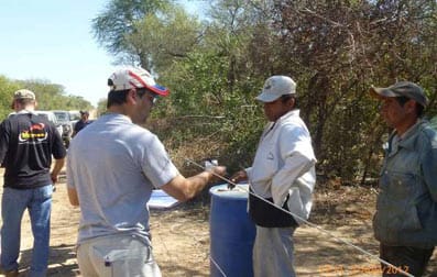 Los trabajadores de Carlos Casado son interrogados por los investigadores gubernamentales.