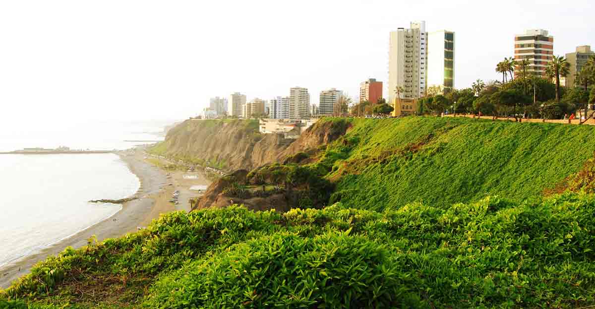 La nueva Ley de Costas protege las playas de los excesos urbanísticos y no amnistía las anteriores construcciones ilegales