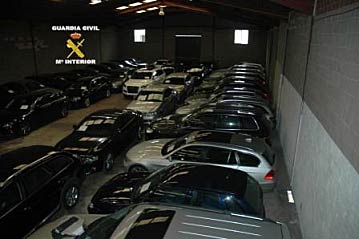 Coches de alta gama decomisados de la empresa Emporia por la Guardia Civil en la operación Ajocar.