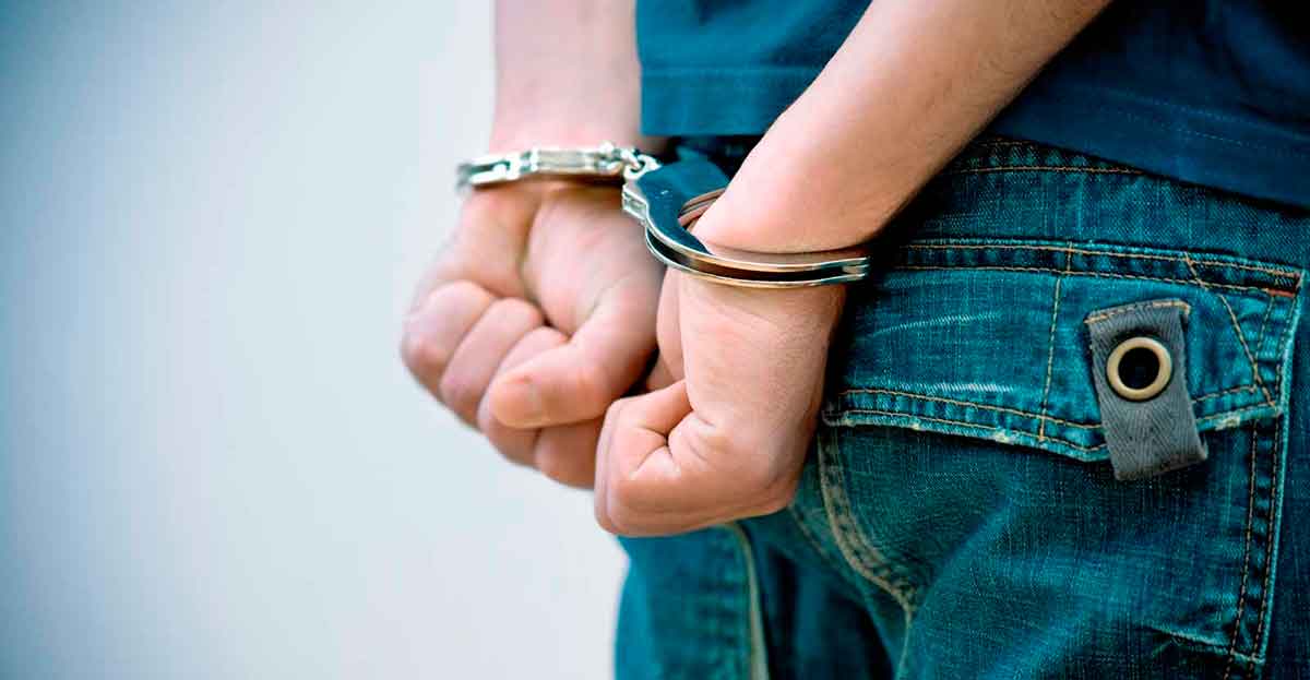 Detenido un adolescente de 16 años en Mahón por difundir con su móvil videos sexuales de otros menores