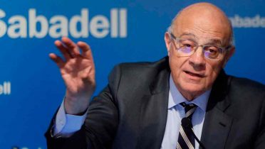 Josep Oliu (Banc Sabadell) 'El crédito seguirá bajando en 2013, en 2014 e incluso hasta 2015'