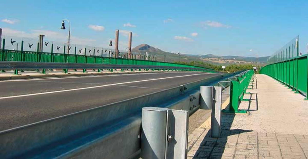 El doble de adherencia del coche gracias a un metacrilato en la carretera