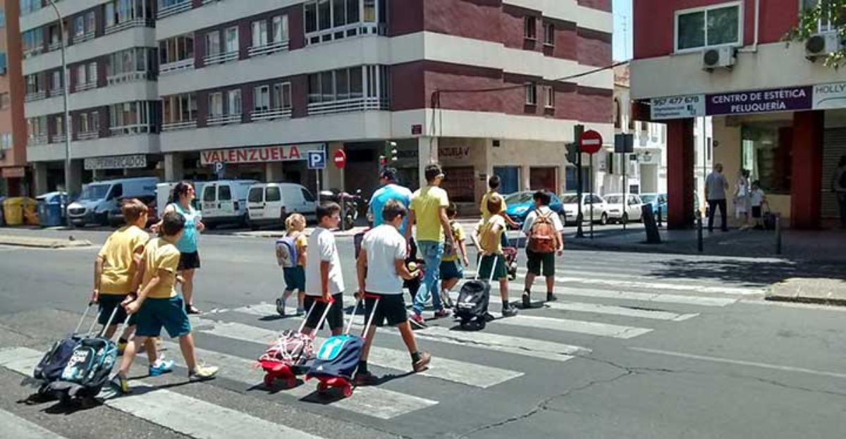 Si vas andando al cole o al instituto, tu cerebro funcionará mejor