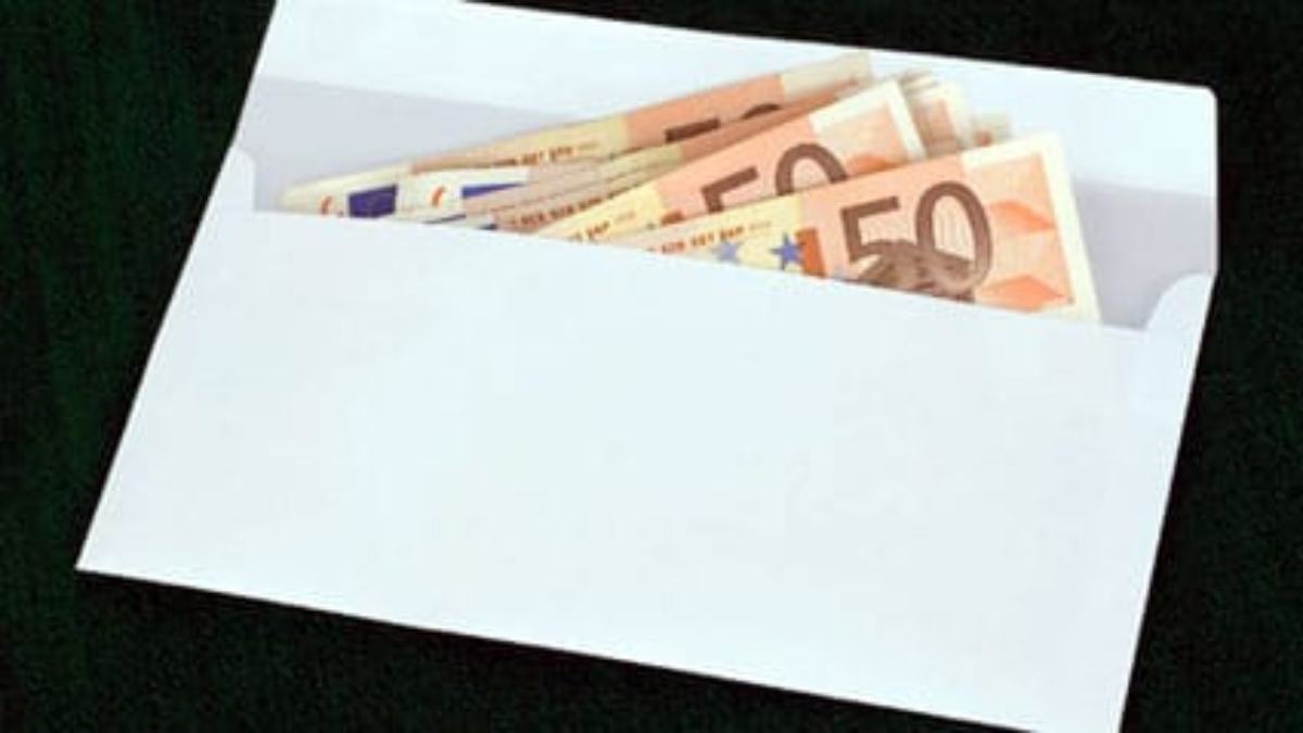 El dinero en sobres, muy típico en España para evadir a Hacienda.