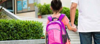 Si los padres están en paro, los niños van andando al colegio