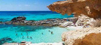 Las playas españolas siguen ancladas en el modelo turístico de 'sol y playa'