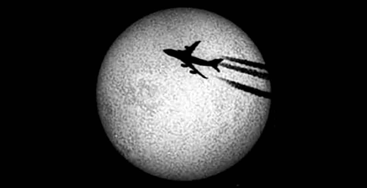 Monta una falsa aerolínea para vender billetes de avión falsos