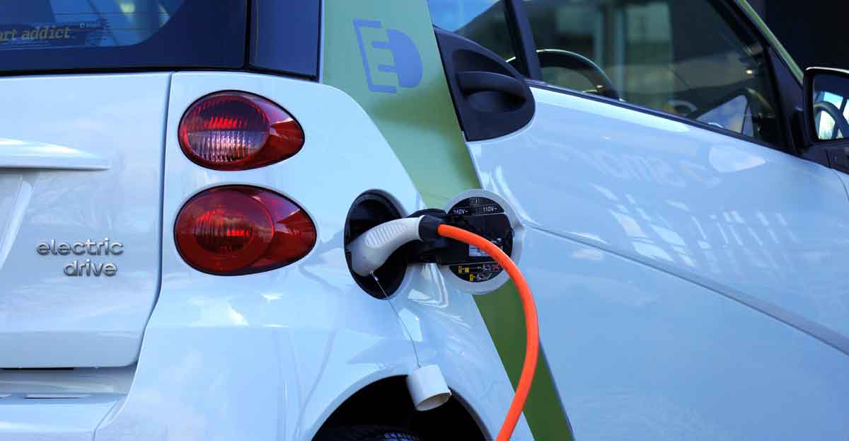 El coche eléctrico, reto de las ciudades del futuro libres de ruidos y contaminación