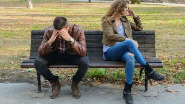 Cuando ella gana más: matrimonios menos felices y más divorcios