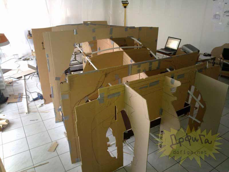 Cartones para dar la forma al Porsche