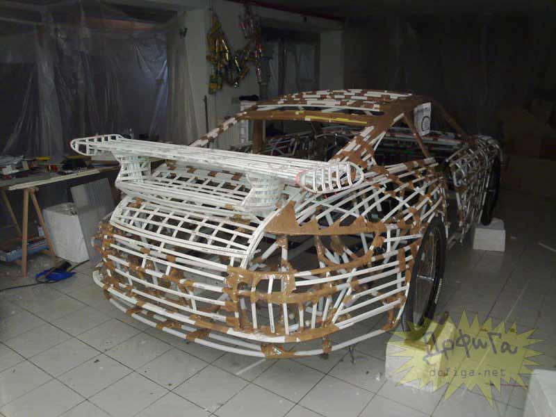 Segunda parte del montaje del alerón trasero