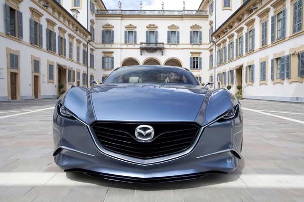 Parte delantera del Mazda SHINARI