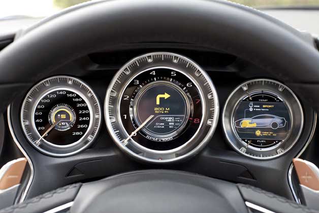 Panel de mandos Mazda SHINARI