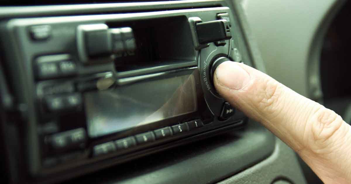 6 dispositivos para escuchar música en el coche