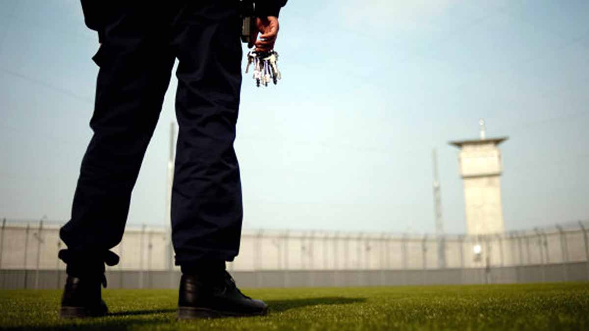 Guía para trabajar como funcionario de prisiones