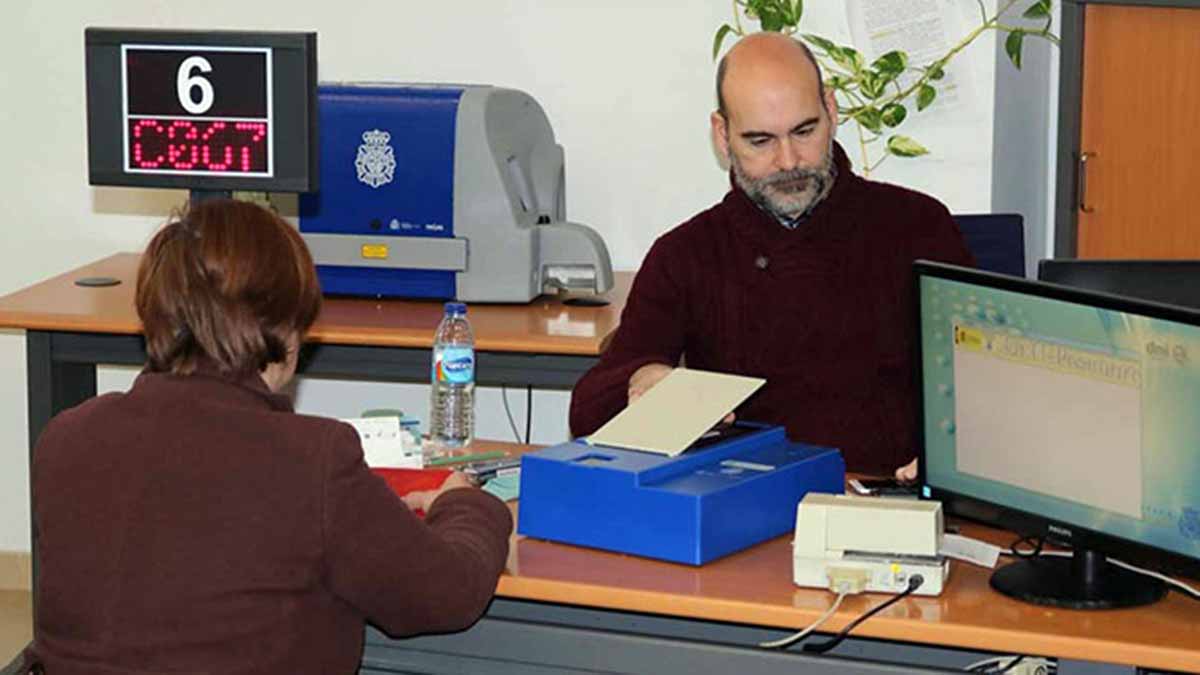 Cita previa para renovar o solicitar el NE