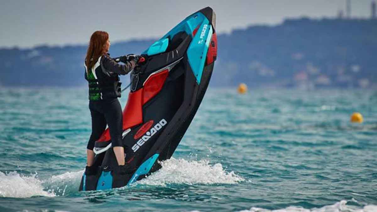 Consejos para conducir una moto de agua