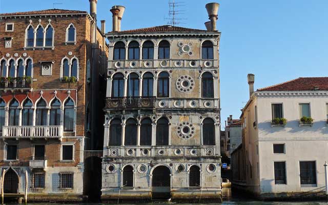 El Palacio de Ca Dario de Venecia.