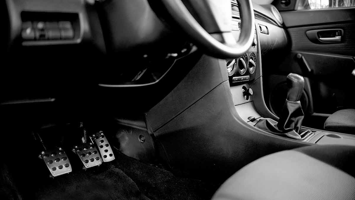 Cuánto cuesta cambiar el embrague de un coche y 7 malos hábitos que lo estropean antes de tiempo