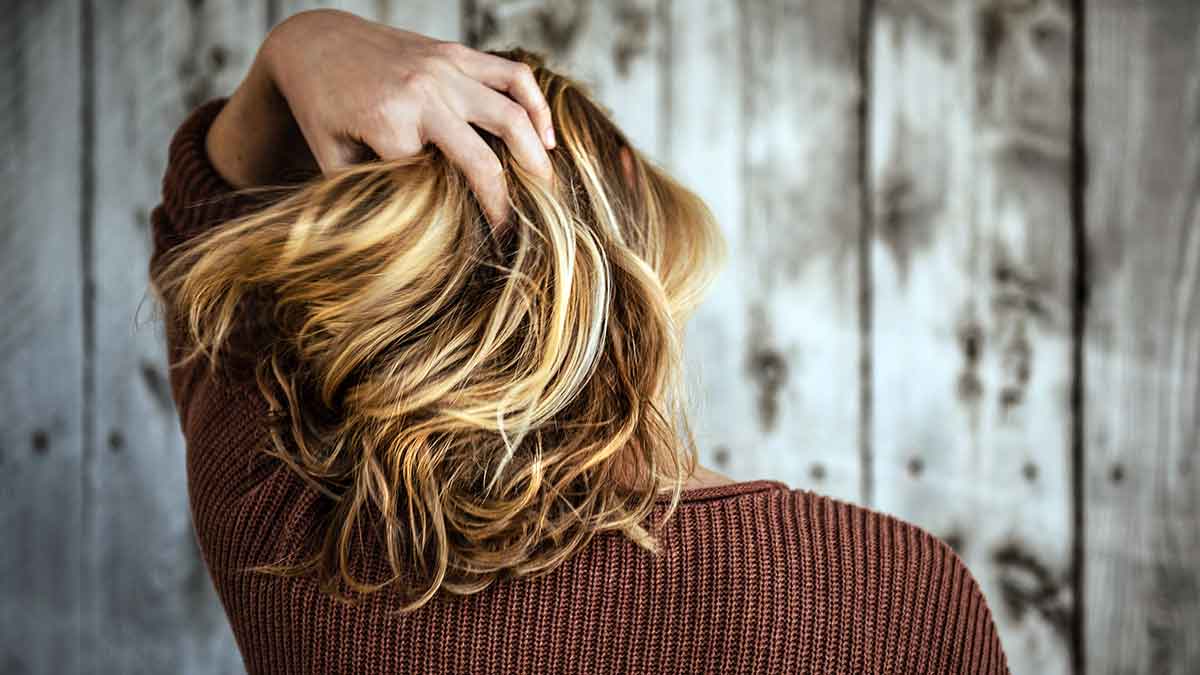 No te toques el pelo