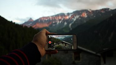 Cómo poner un vídeo de fondo de pantalla en el móvil (iPhone y Android)
