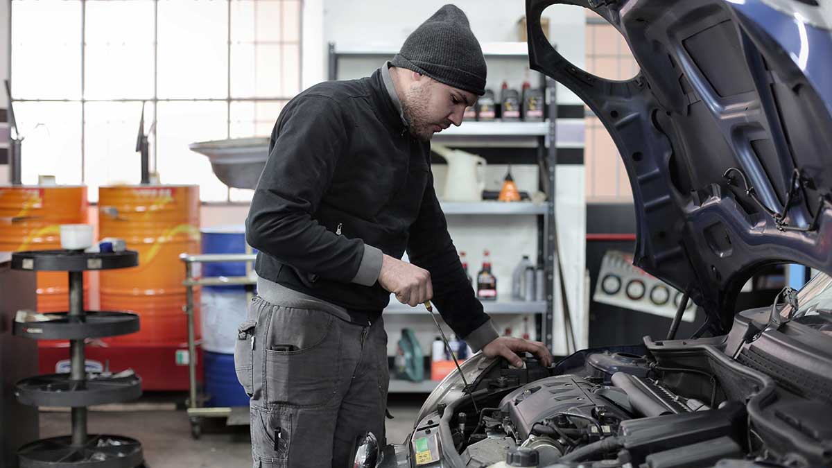 ¿Cuándo hay que cambiar el aceite del coche?