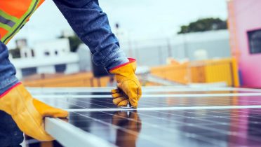 Ayudas de hasta el 50 % para los autónomos que quieran instalar placas solares en sus trabajos