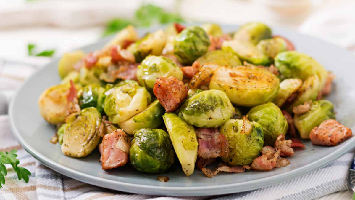 Coles de bruselas con bacon