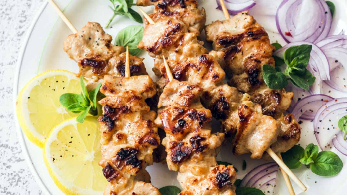 Pinchos de pollo con ajo 