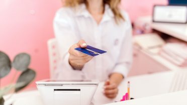 Cómo saber cuál es el límite de dinero de mi tarjeta de débito o crédito